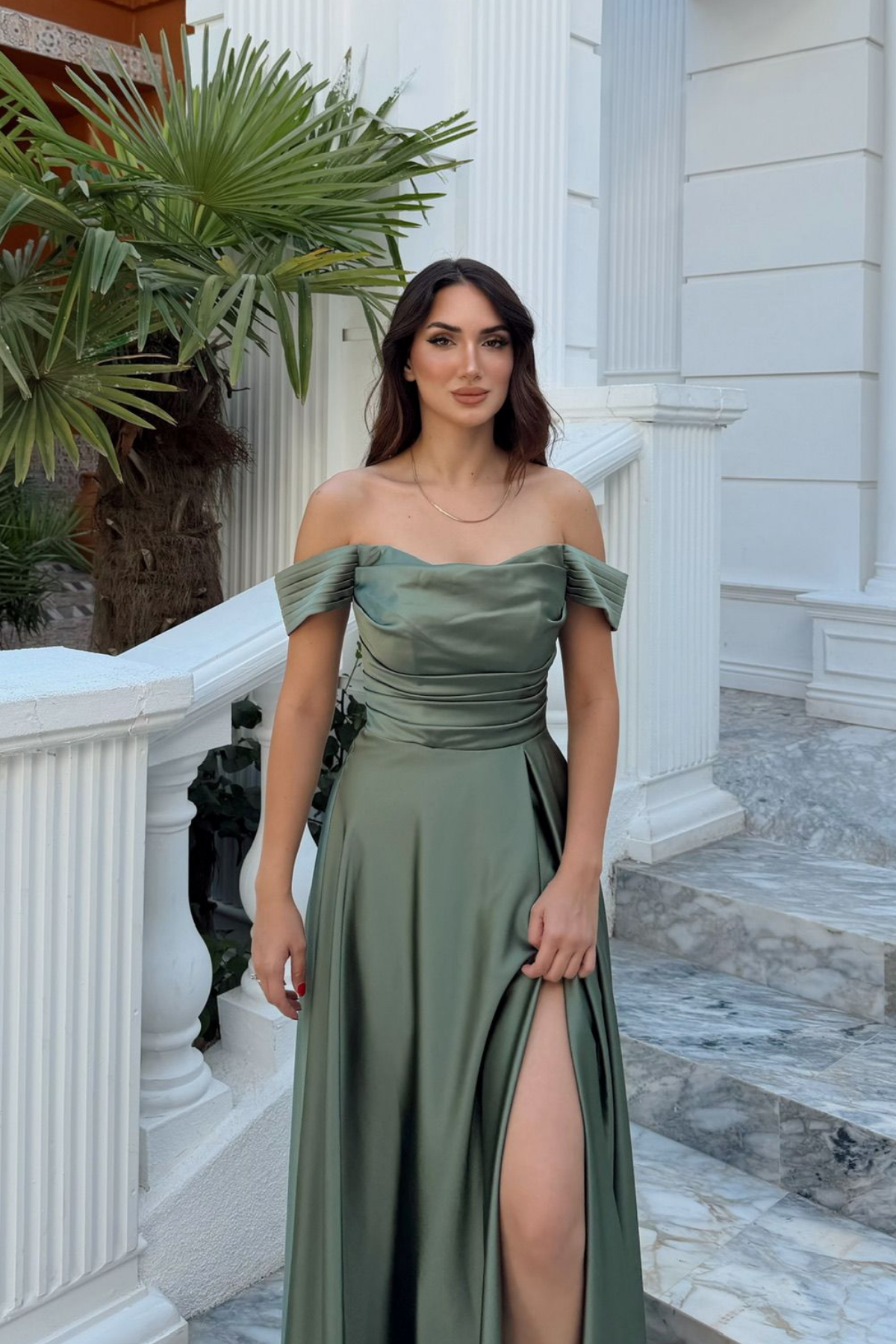 Kayık Yaka Yırtmaç Detay Saten Abiye 1038