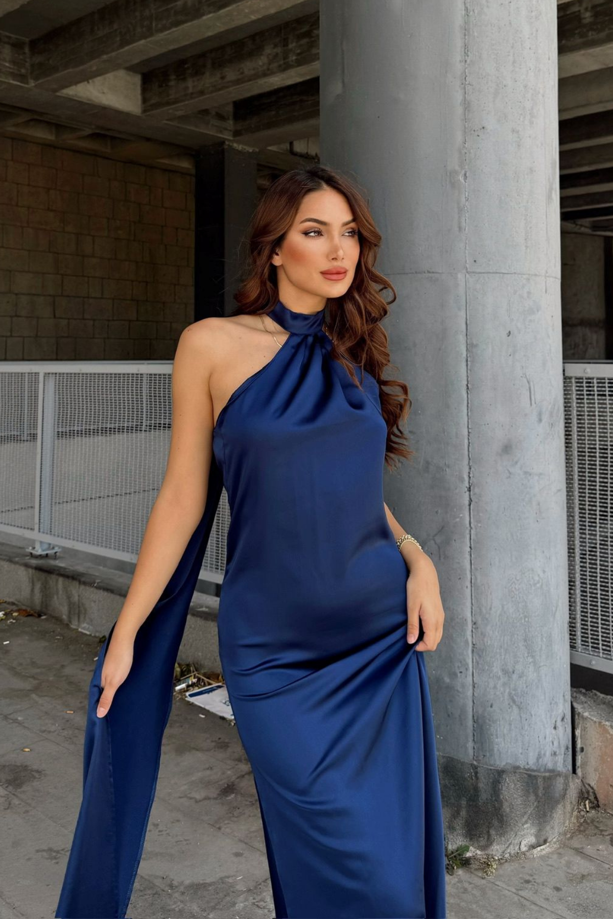 Afra Boyundan Bağlama Kuyruklu Saten Abiye 64752 İNDİGO