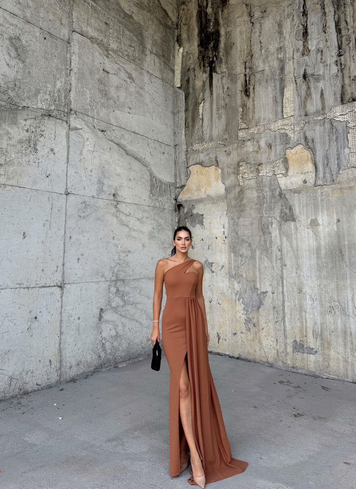 Diva Kuyruklu Yırtmaçlı Abiye 582475 TABA