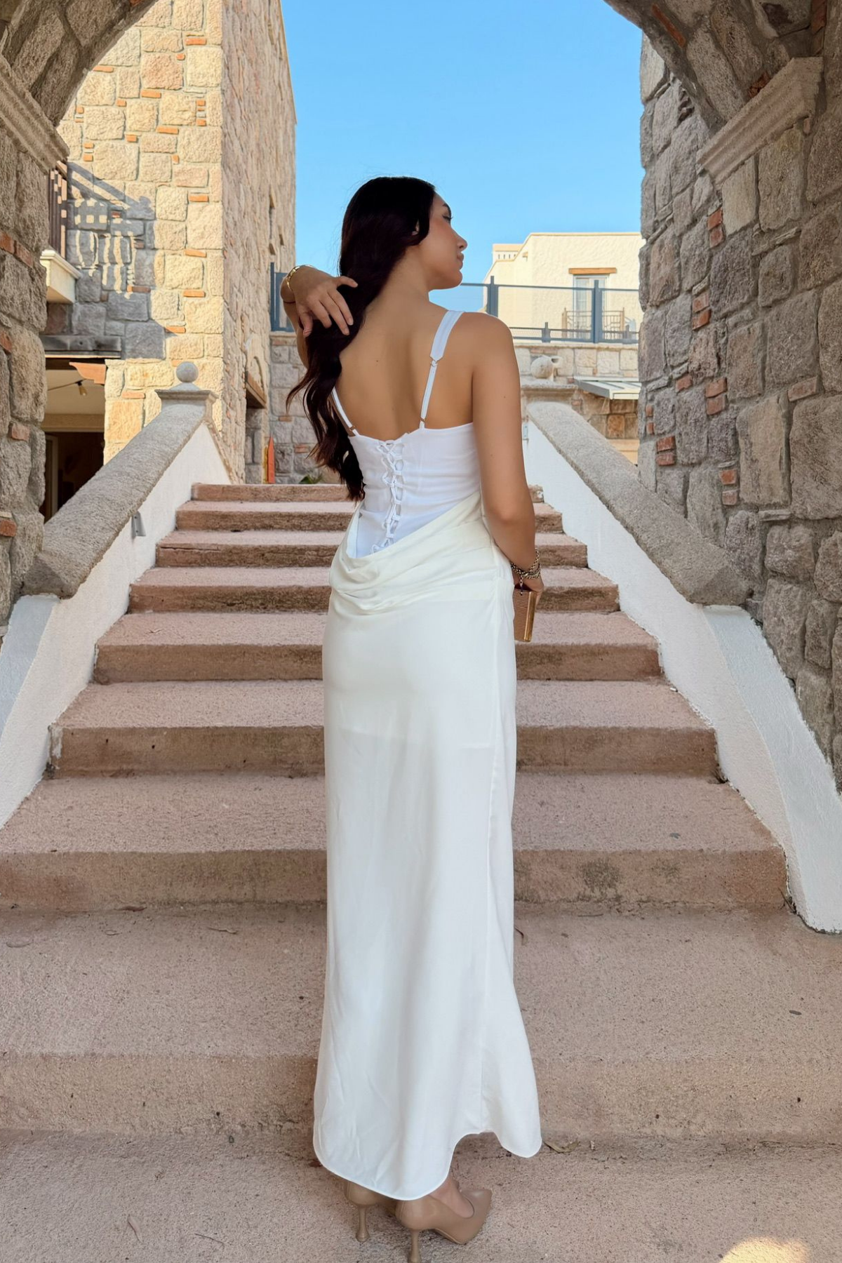 Elinda Askılı Sırt Bağcık Detay Midi Elbise 221813 BEYAZ