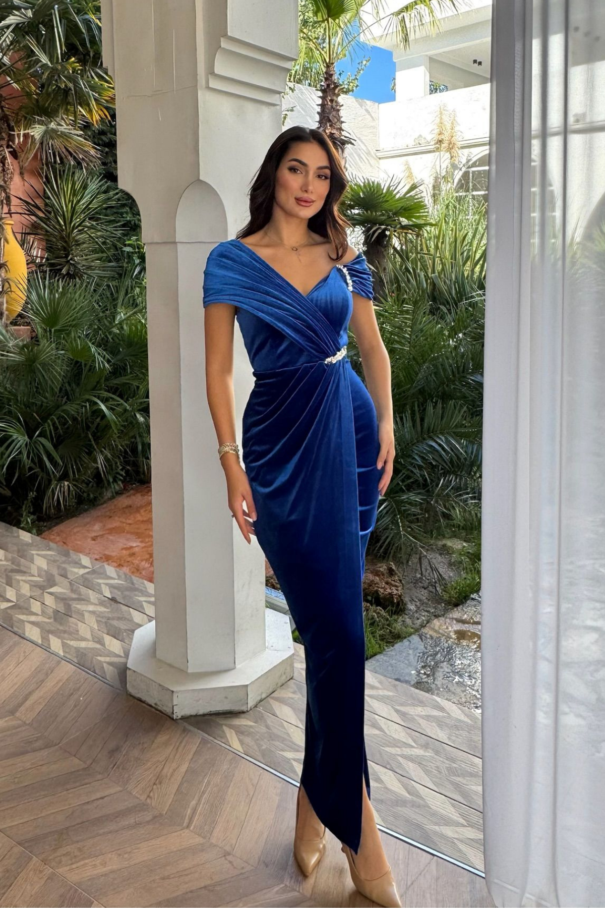 Felicia Omuz Taş Detay Kayık Yaka Kadife Abiye 9361 SAKS