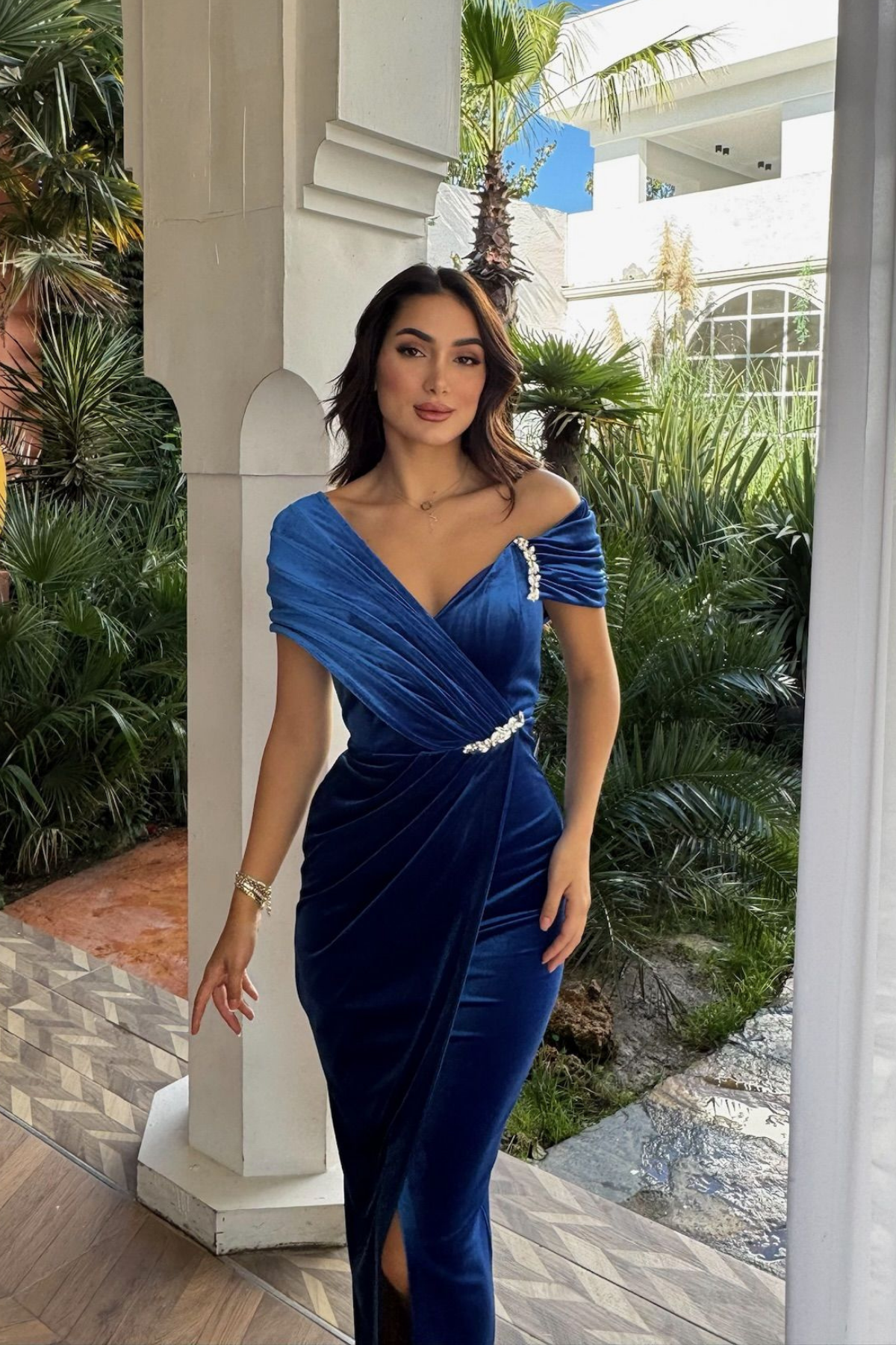Felicia Omuz Taş Detay Kayık Yaka Kadife Abiye 9361 SAKS