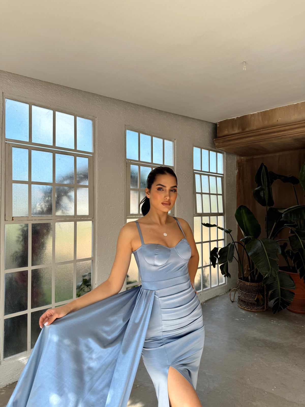 Pamela Yırtmaç Detay Kuyruklu Abiye 582234  BEBE MAVİSİ