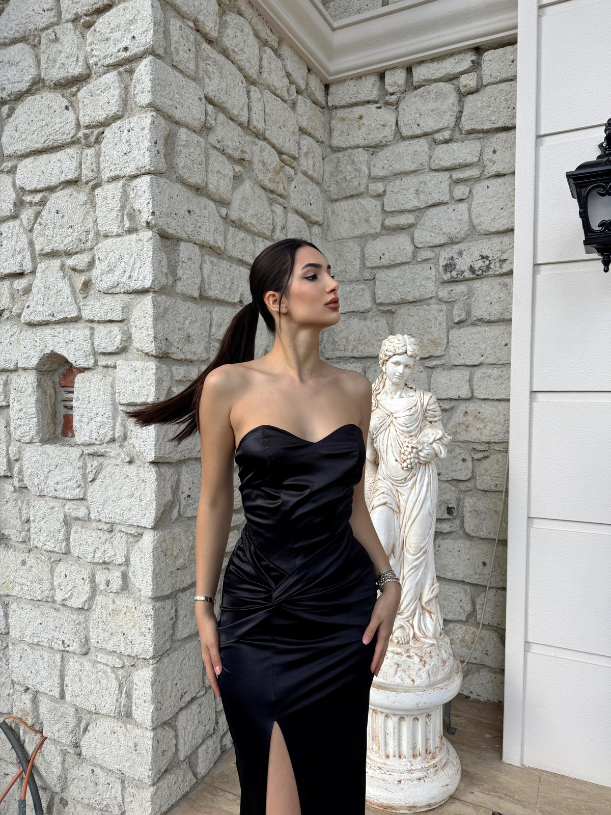 Pamira Ön Düğüm Detay Straplez Saten Abiye 582836 SİYAH