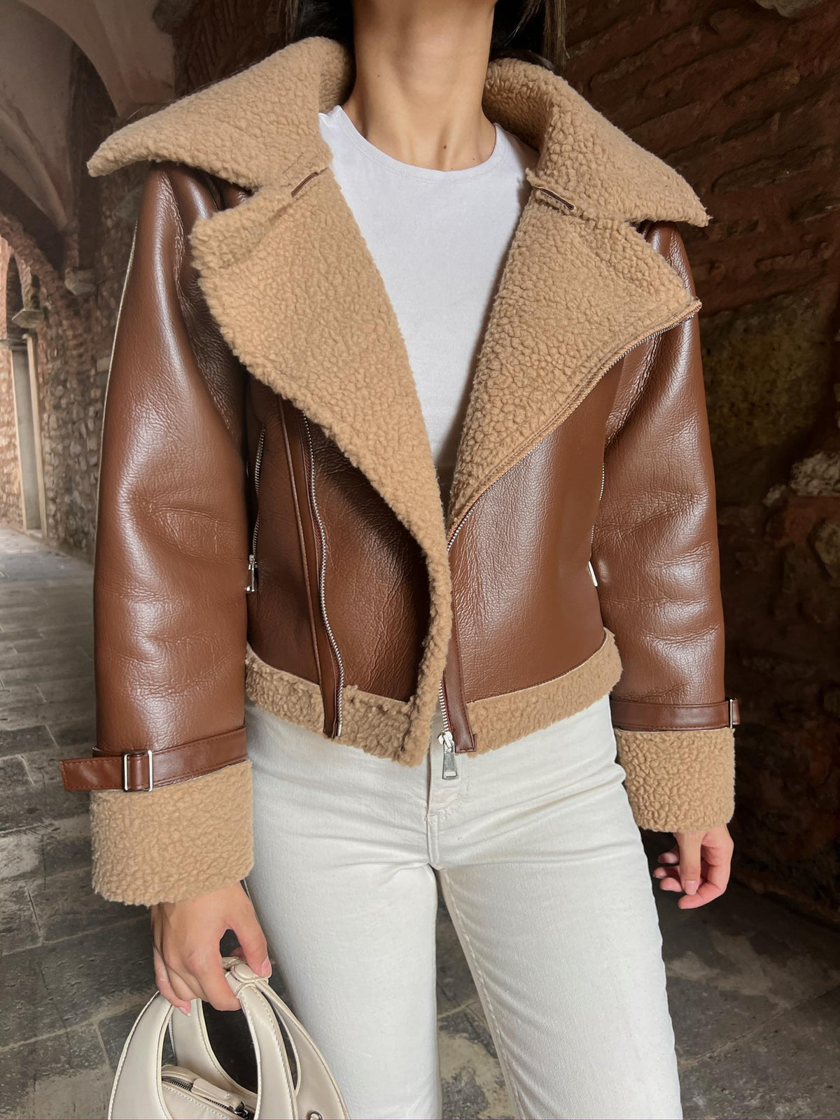 Parlak İçi Peluş Kaplama Deri Crop Kaban 98458 ACI KAHVE