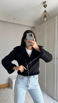 Peluş Kaplama Süet Crop Kaban Siyah