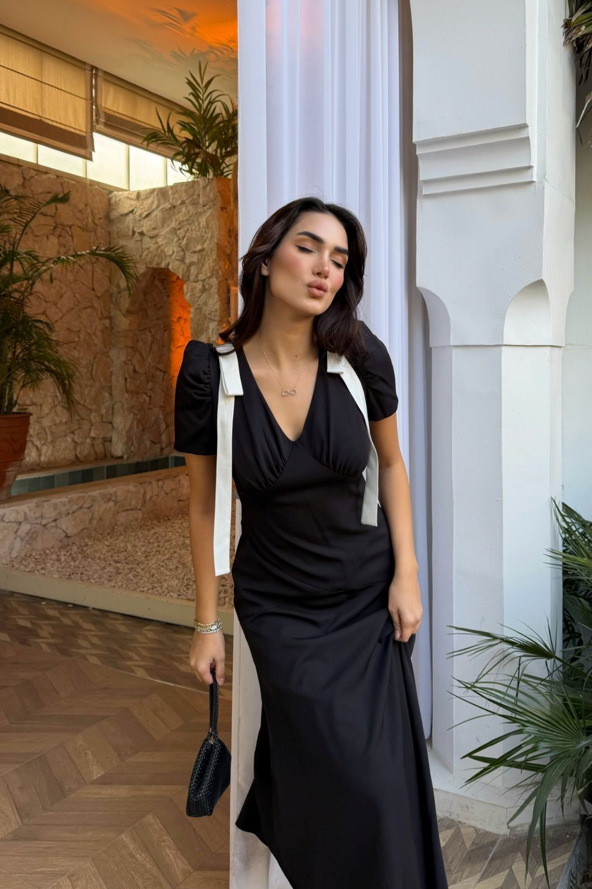 Sienna V Yaka Omuz Detaylı Midi Elbise 9357 SİYAH